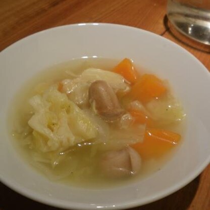 レシピ見て速攻作りたくなって、在庫ソーセージで作りました。(^^;)
ほっこりじんわり、温かいスープに幸せになりました～。
また作ります！！